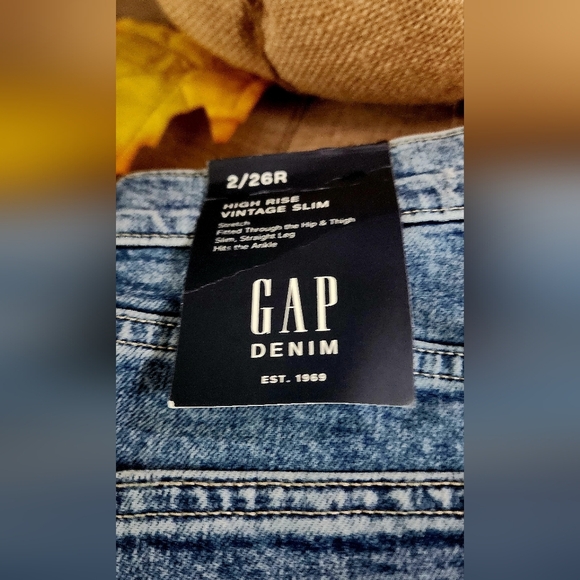 GAP High Rise Vintage Slim Jeans - Picture 4 of 4